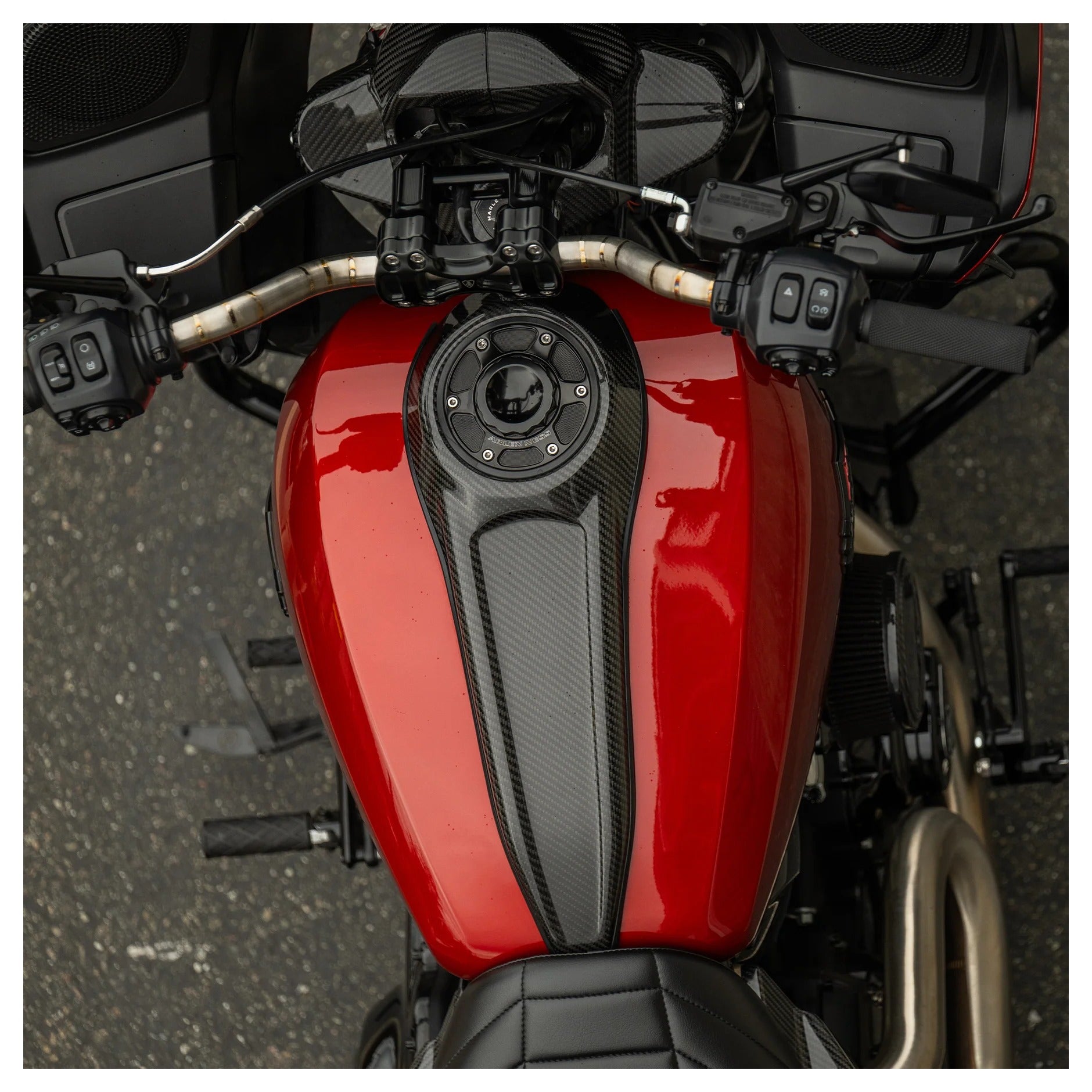 Tablero de fibra de carbono Arlen Ness para Harley FLHX/FLTRX 2023-2026