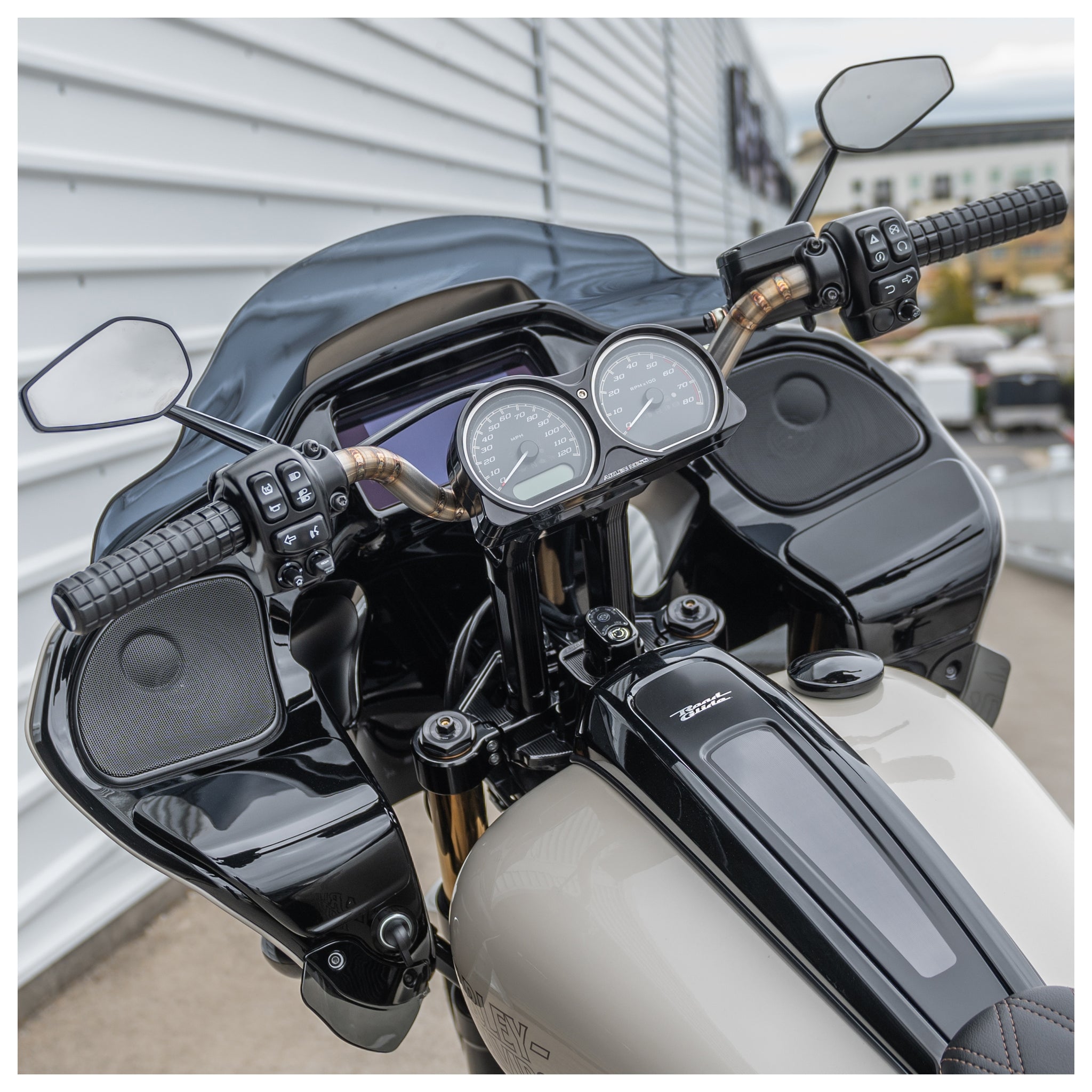 Elevadores Arlen Ness Method de 10" para Harley Road Glide (2015-2024)