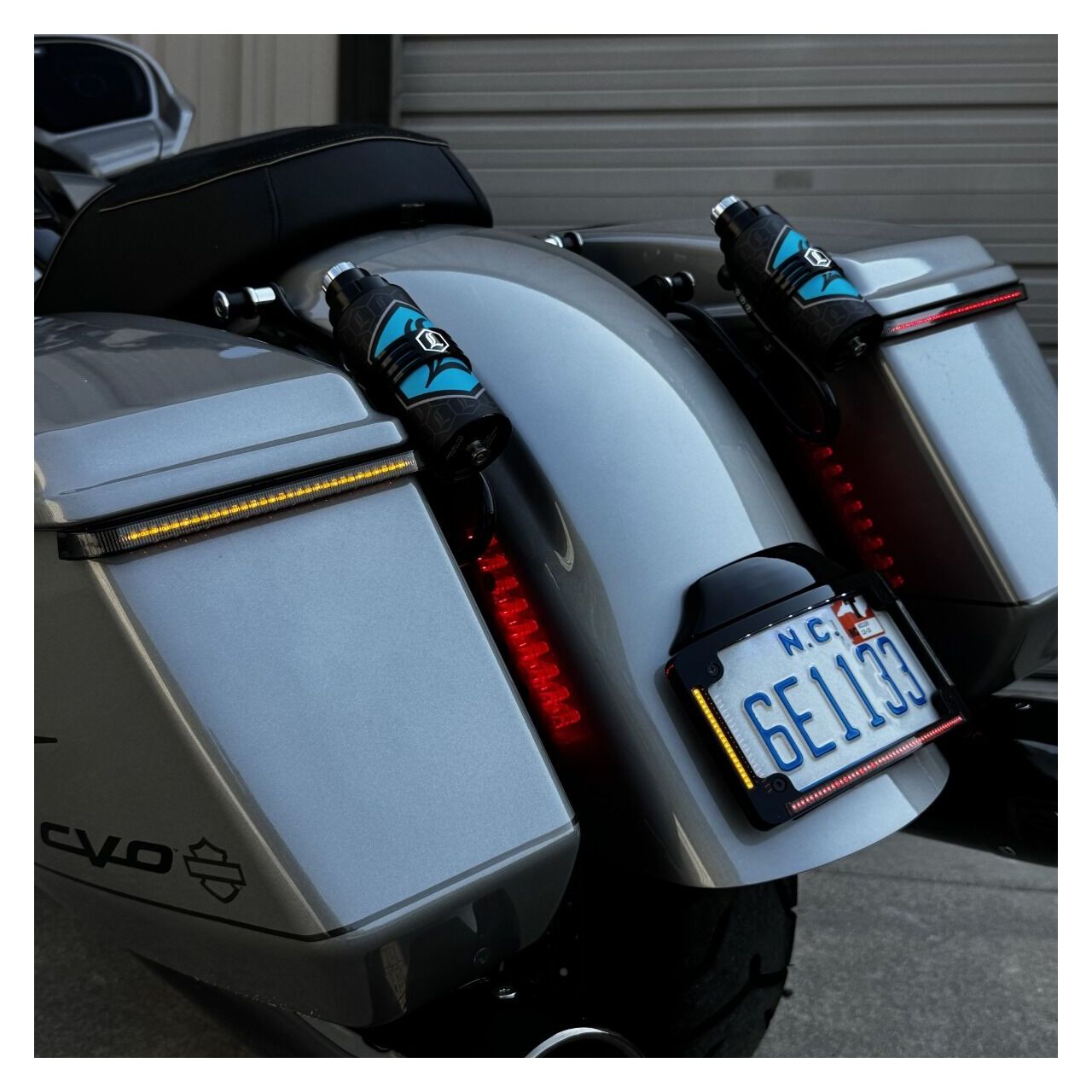 Luces LED de perfil bajo Custom Dynamics para alforjas, luces de marcha, giro y freno para Harley FLHX/FLTRX 2023-2024