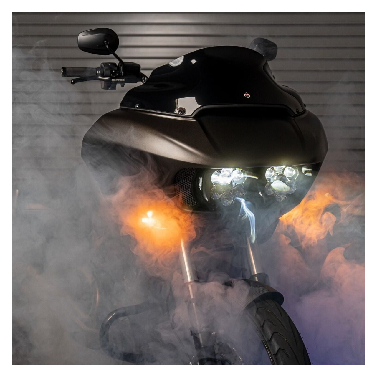 Faro delantero Shark Demon 2 de Custom Dynamics para Harley Road Glide 2015-2025