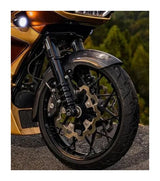 Hofmann diseña un guardabarros delantero de longitud media de fibra de carbono para Harley Touring