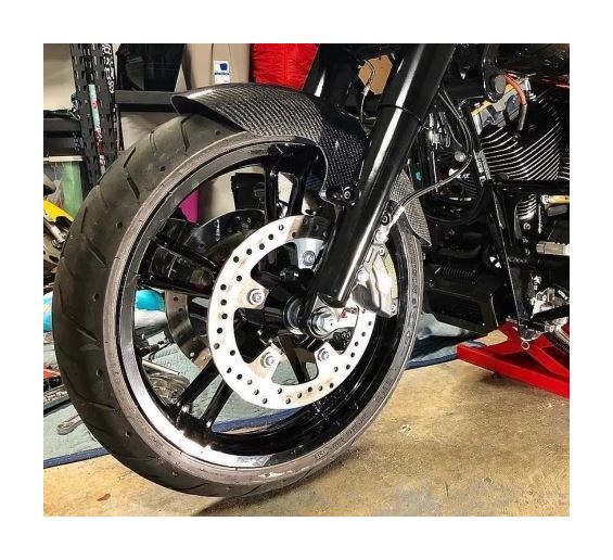 Guardabarros delantero corto de fibra de carbono de Hofmann Designs para Harley Touring