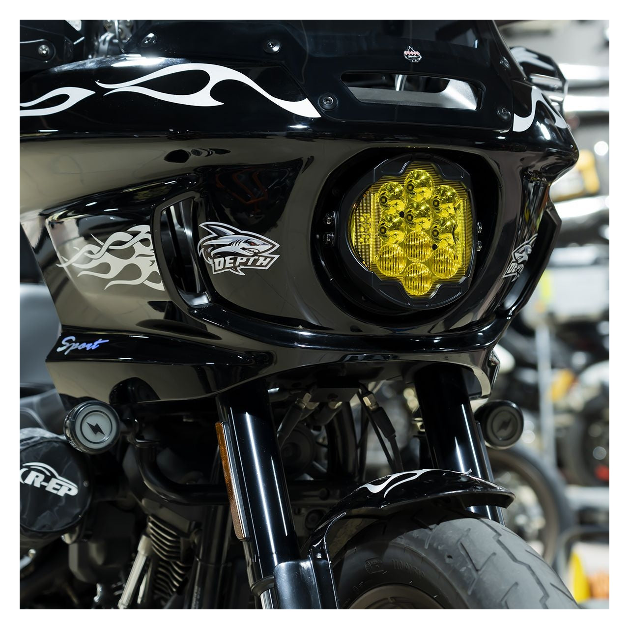 Faro delantero LED Goldtooth de 7" de alto rendimiento HogWorkz para Harley Low Rider ST 2022-2026