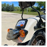 Soporte de matrícula curvo/planchado HogWorkz para Harley 1973-2026