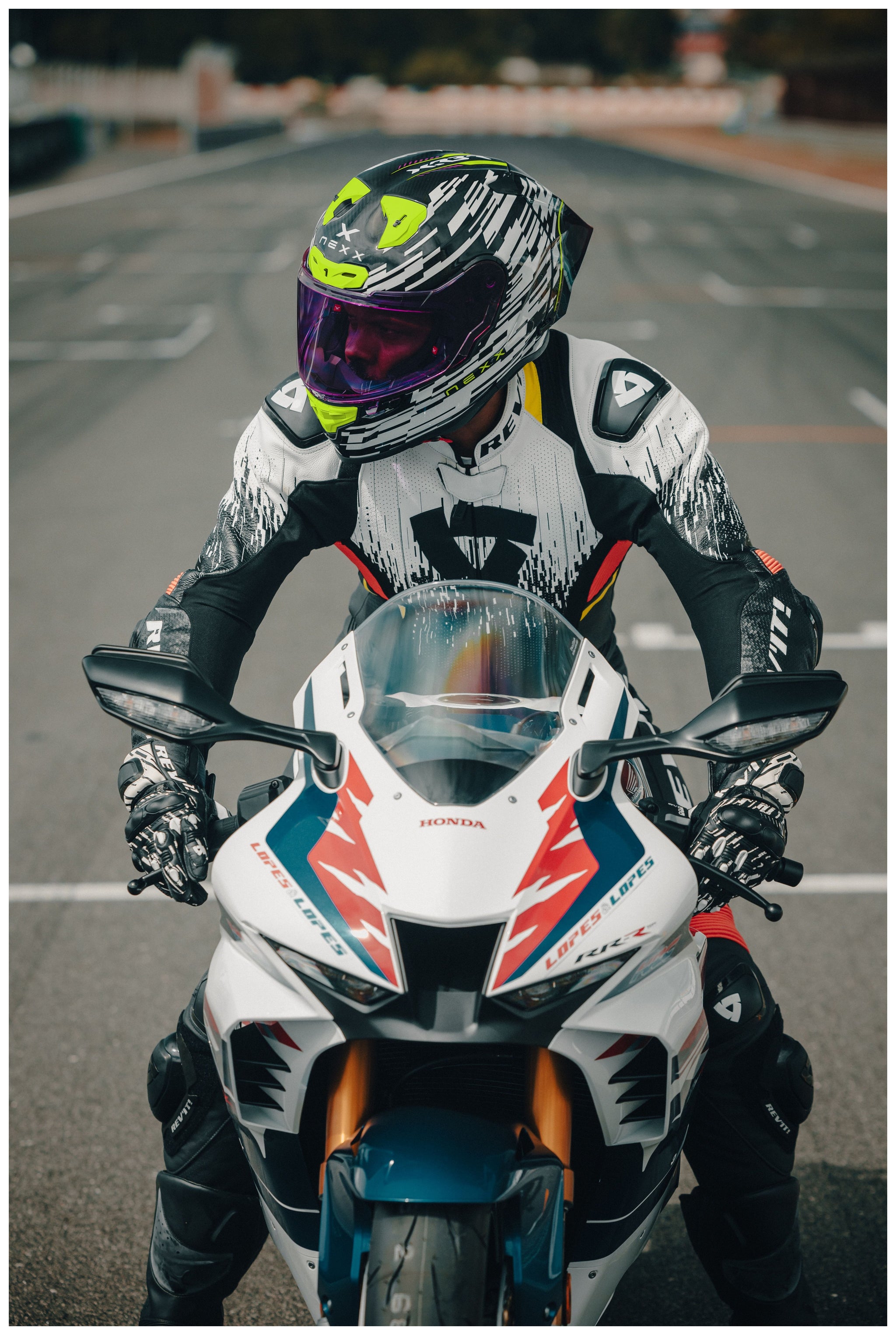 Nexx XR3R Glitch Racer Carbon Casco