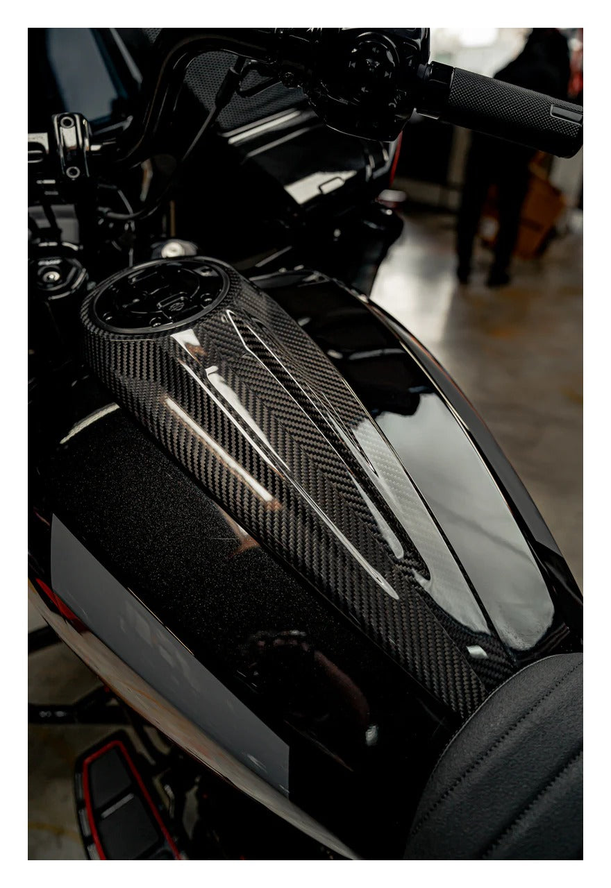 Consola de tanque de fibra de carbono SlyFox Performance para Harley FLHX/FLTRX 2023-2026