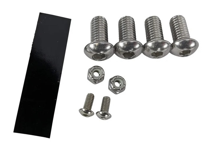 Soporte de reubicación de matrícula TC Bros para Harley Softail
