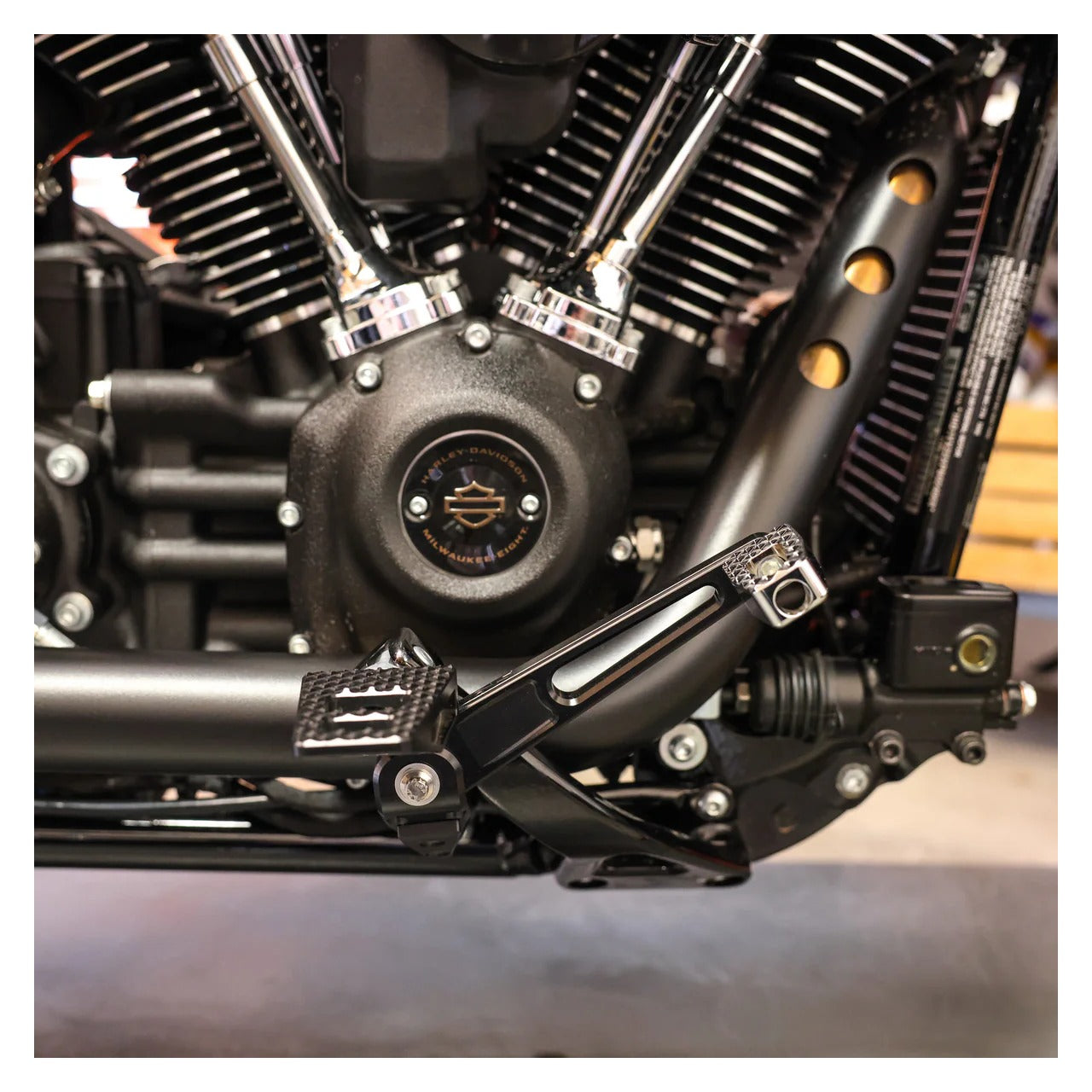 Brazo de freno Thrashin Supply Billet para Harley Softail 2018-2026